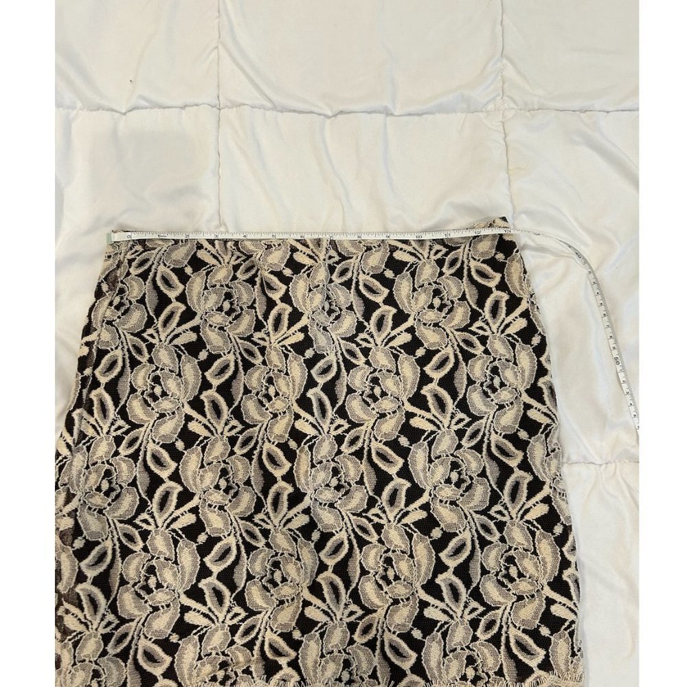 patterned skirt - Picture 9 of 10